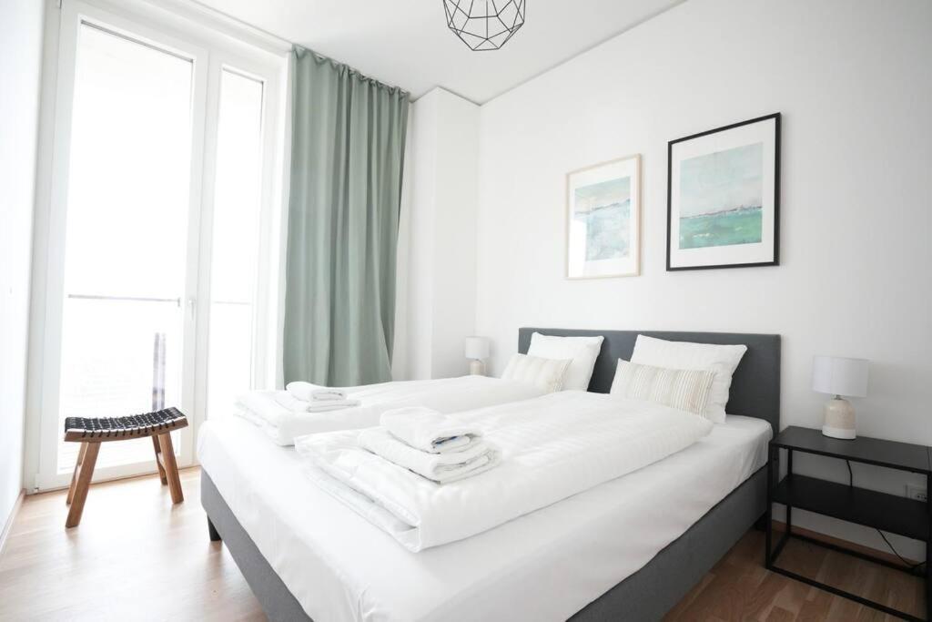 The High-Rise Condo With Pool Vienna Luaran gambar